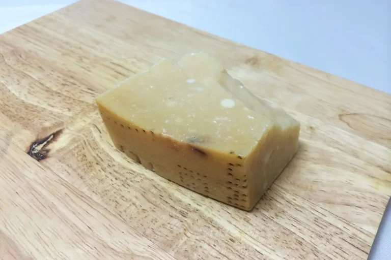 parmigiano reggiano vacche rosse 外観