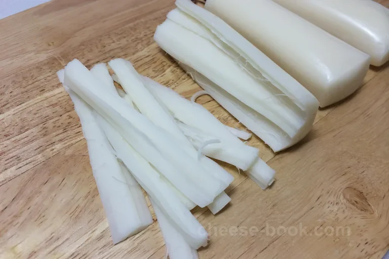 裂いている様子